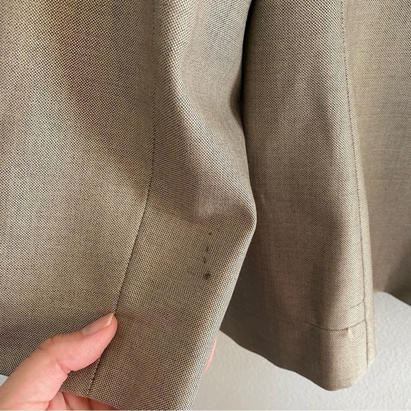 MaxMara beige Virgin Wool 2 button blazer - Picture 4 of 15